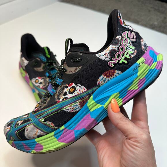 ASICS Noosa Tri 15 Limited Edition Avant Garde Skull  Running Shoes - Picture 2 of 7